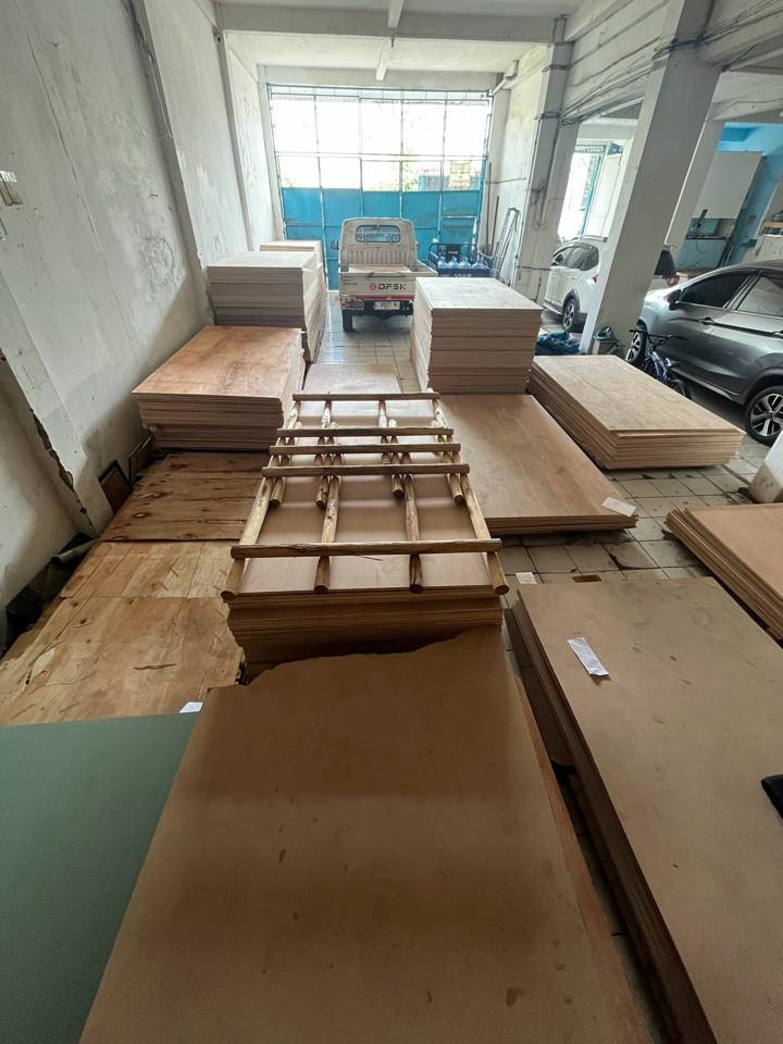 Gudang dan stok plywood - Anugrah Plywood Surabaya